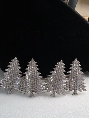 TAHARI Rhinestone Christmas Tree Napkin Rings - Set of 4